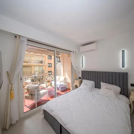 Luxe 1 Minute A Pied Du Martinez Shopping Vu Cannes