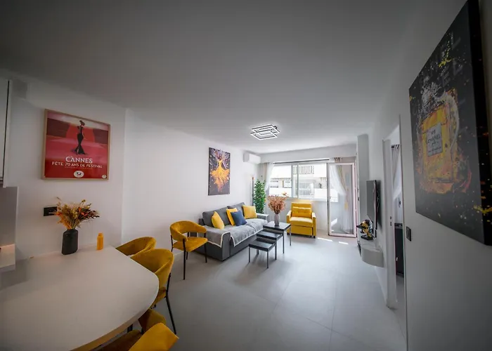 Luxe 1 Minute A Pied Du Martinez Shopping Vu